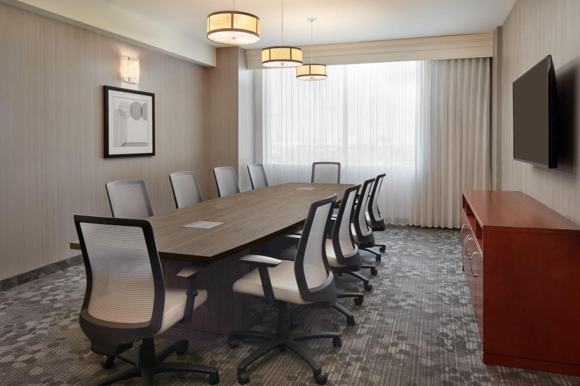 Courtyard By Marriott Ottawa East Hotel Exterior photo