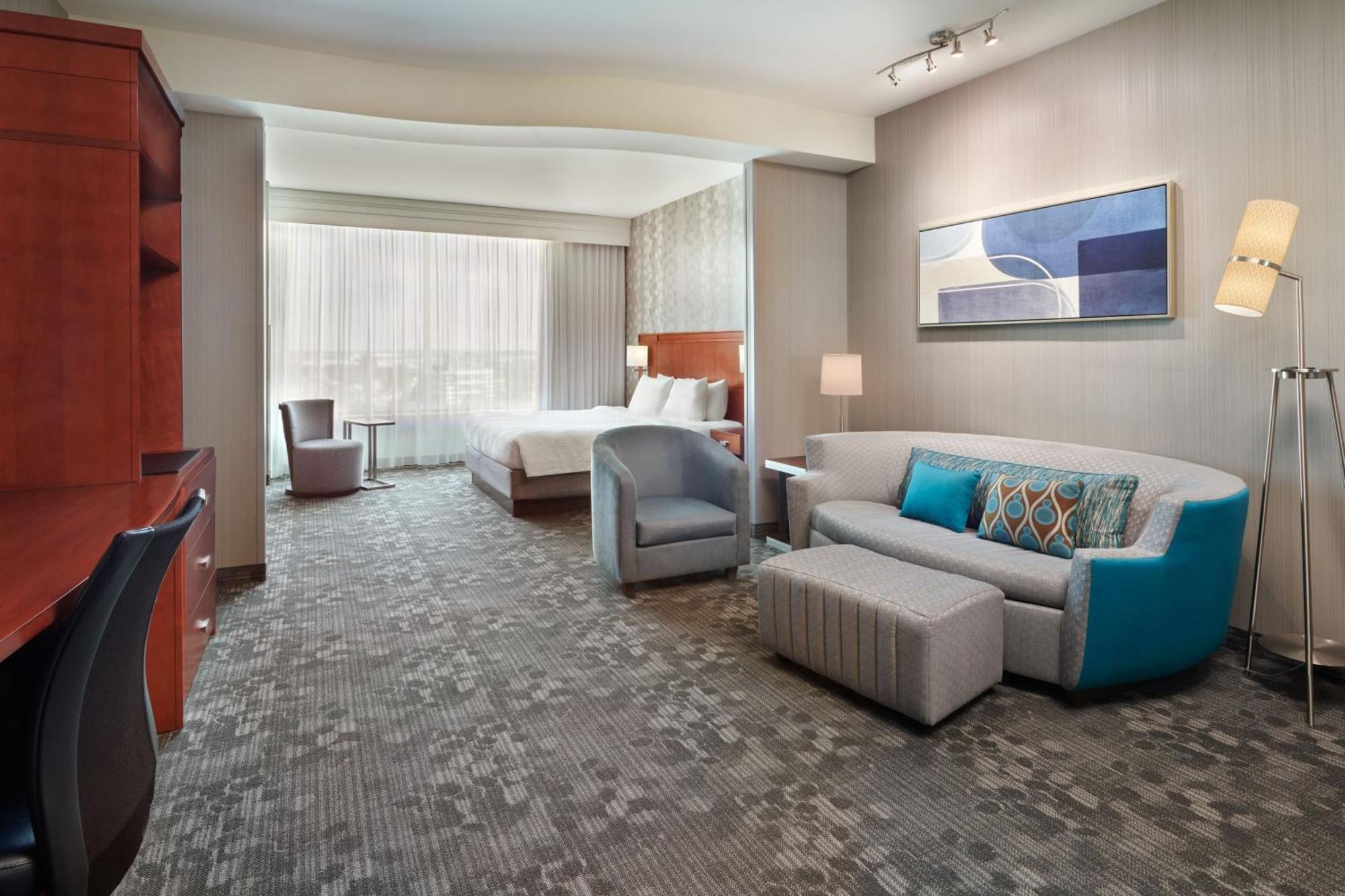 Courtyard By Marriott Ottawa East Hotel Exterior photo
