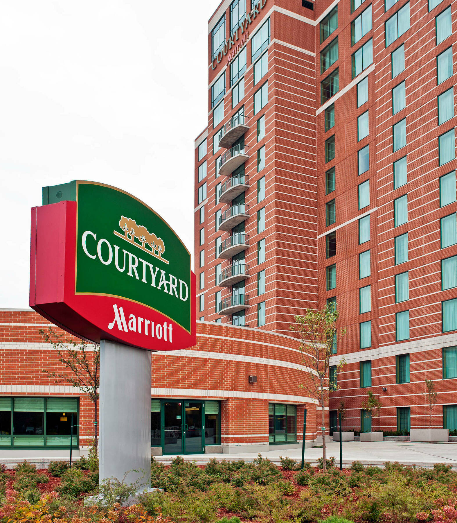 Courtyard By Marriott Ottawa East Hotel Exterior photo